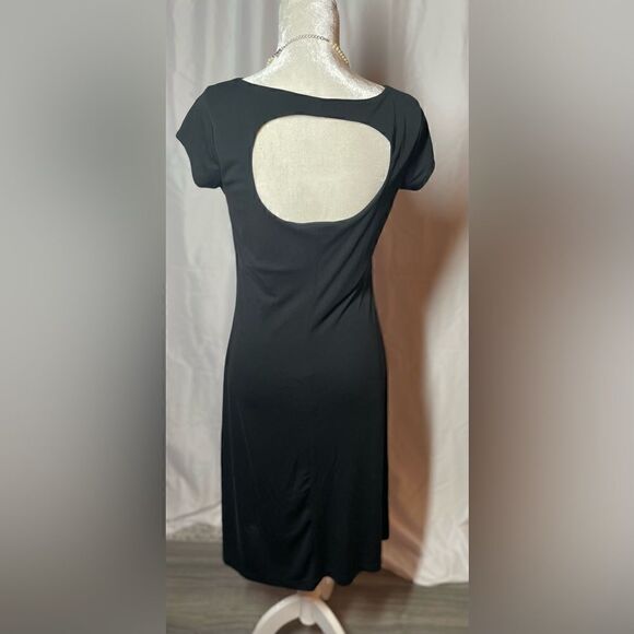 Little Black Dress Peek-a-Boo Opening in Back Short Sleeve Size Small EPC - Picture 5 of 11